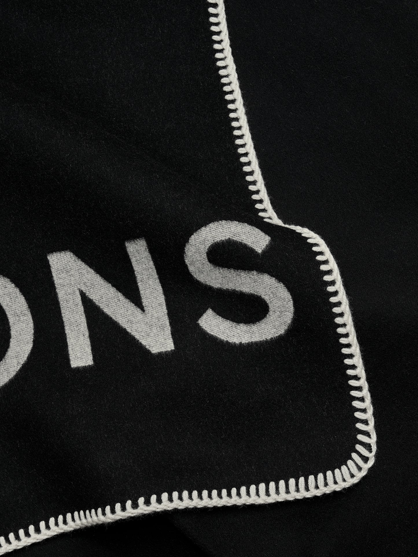Double Face Wool Throw w/ Logo | Black
