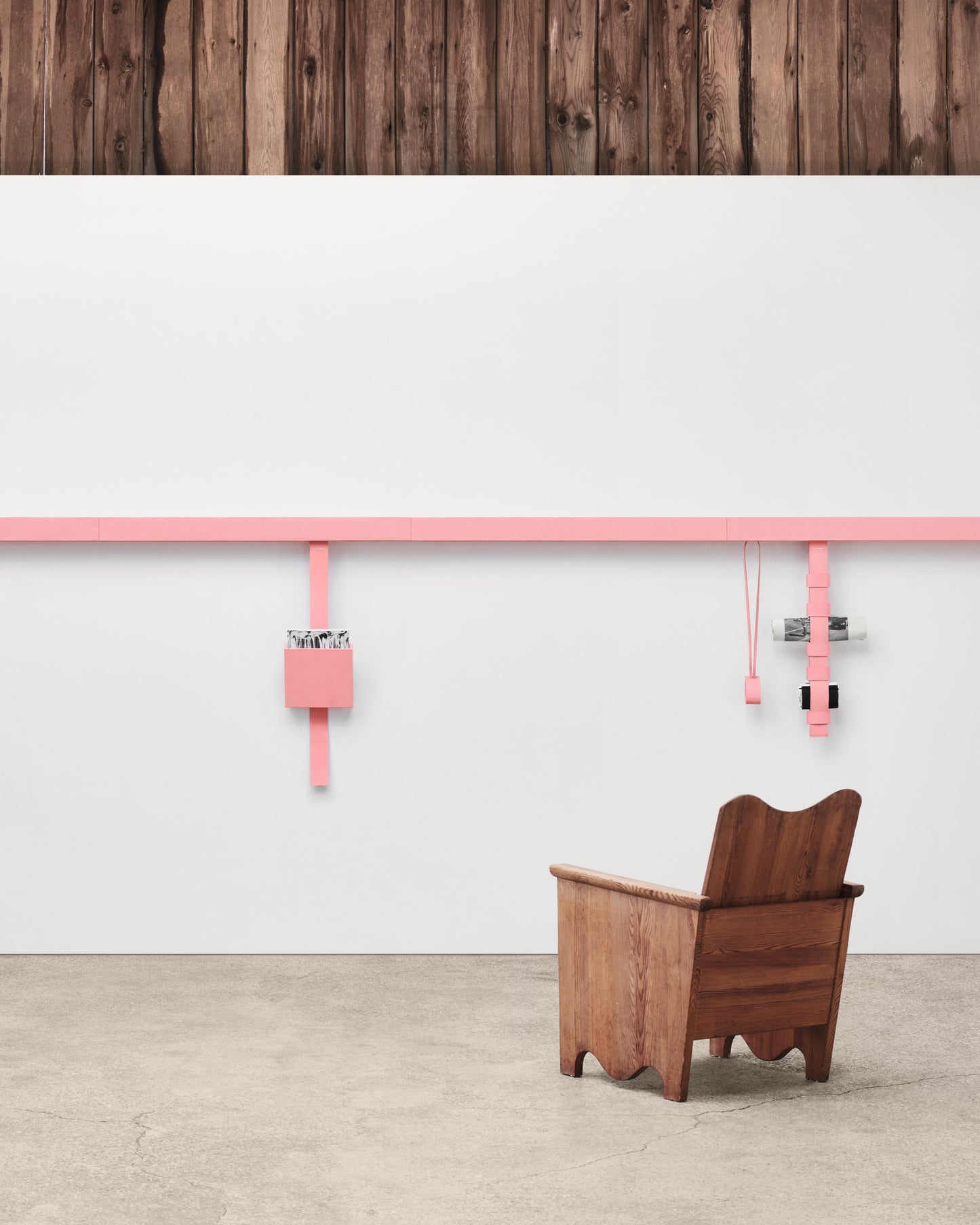 Kvadrat Raf Simons Shaker System with products in Pink