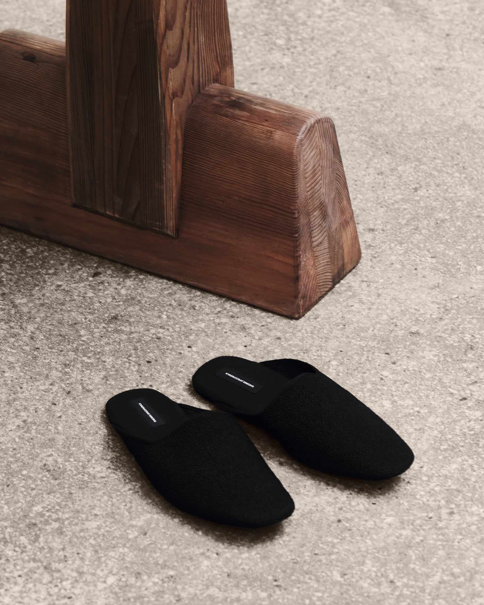 Kvadrat Raf Simons Vidar Slippers in Black