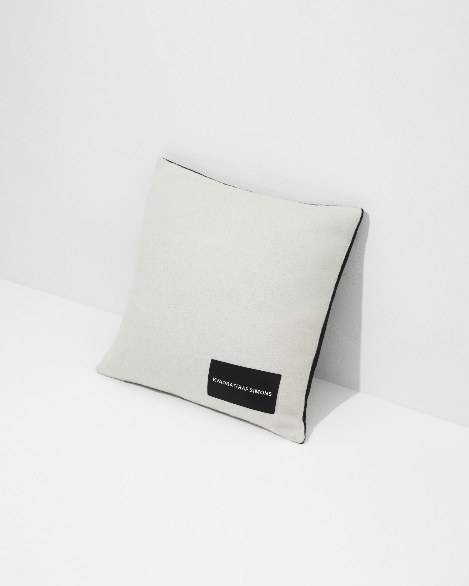 kvadrat raf simons off white black cushion