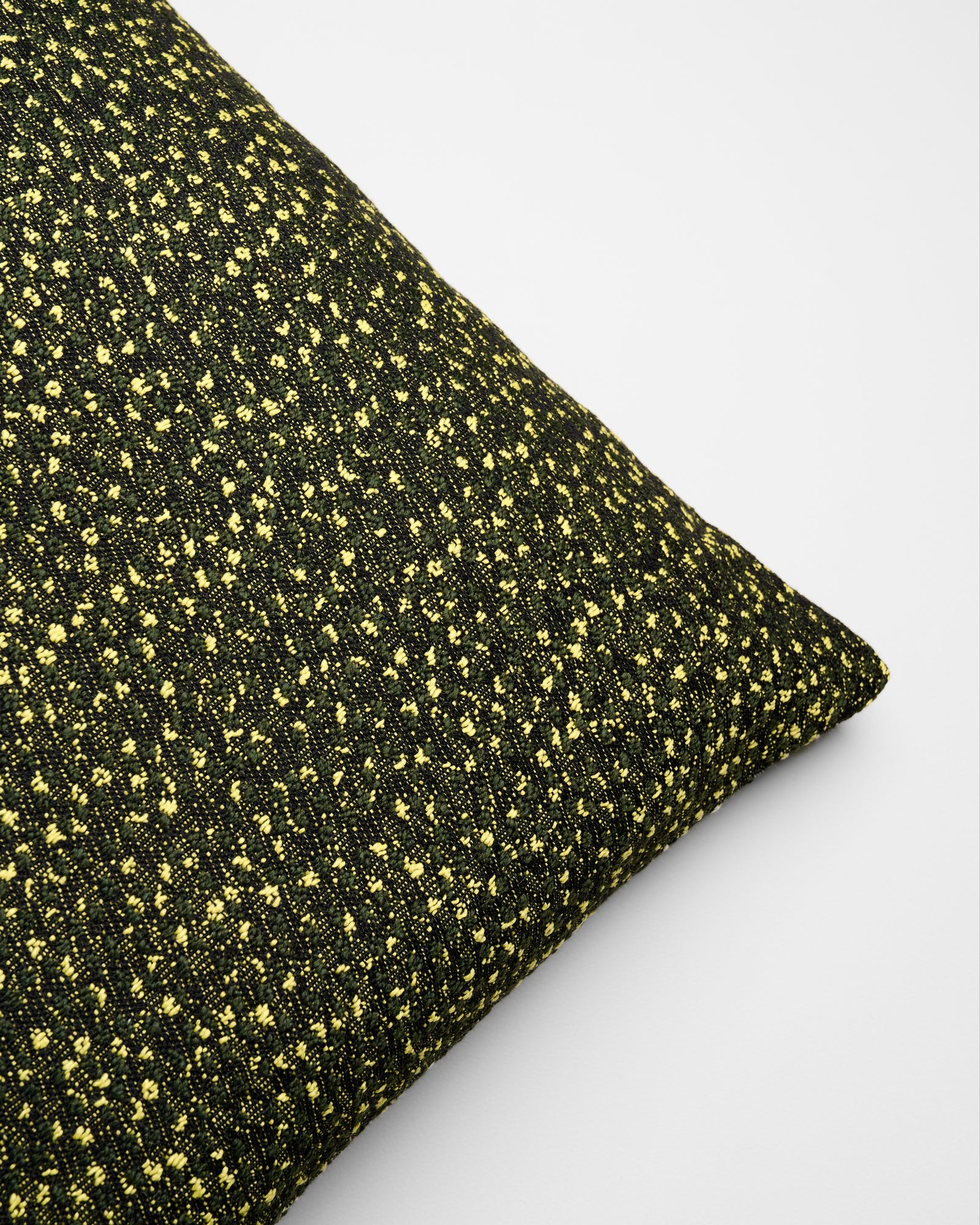 Kvadrat Raf Simons Cushion Ria Dark Green Yellow. Detail image