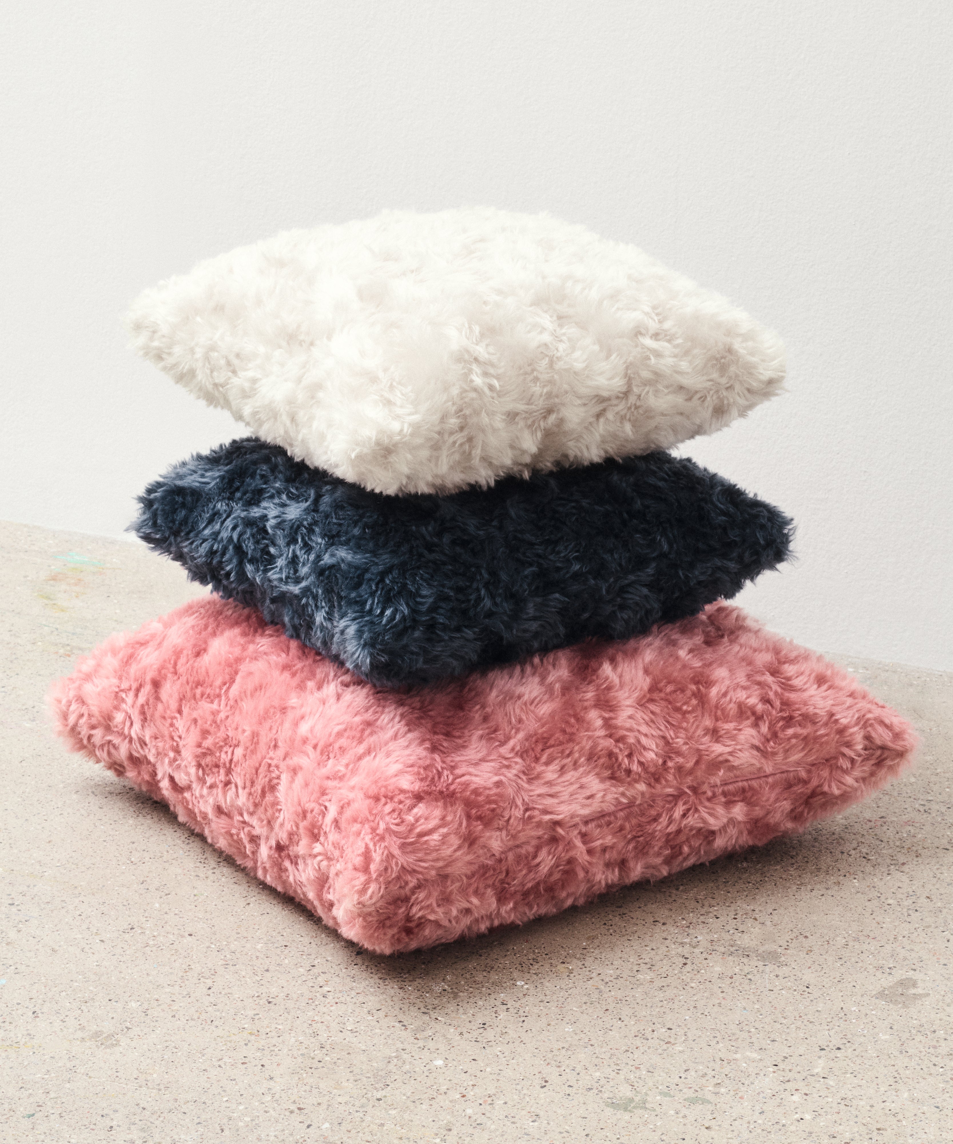 Kvadrat Raf Simons Cushion stack. Argo 2 Cushion Pink, Argo 2 Cushion Greyish Blue and Argo 2 Cushion Off White