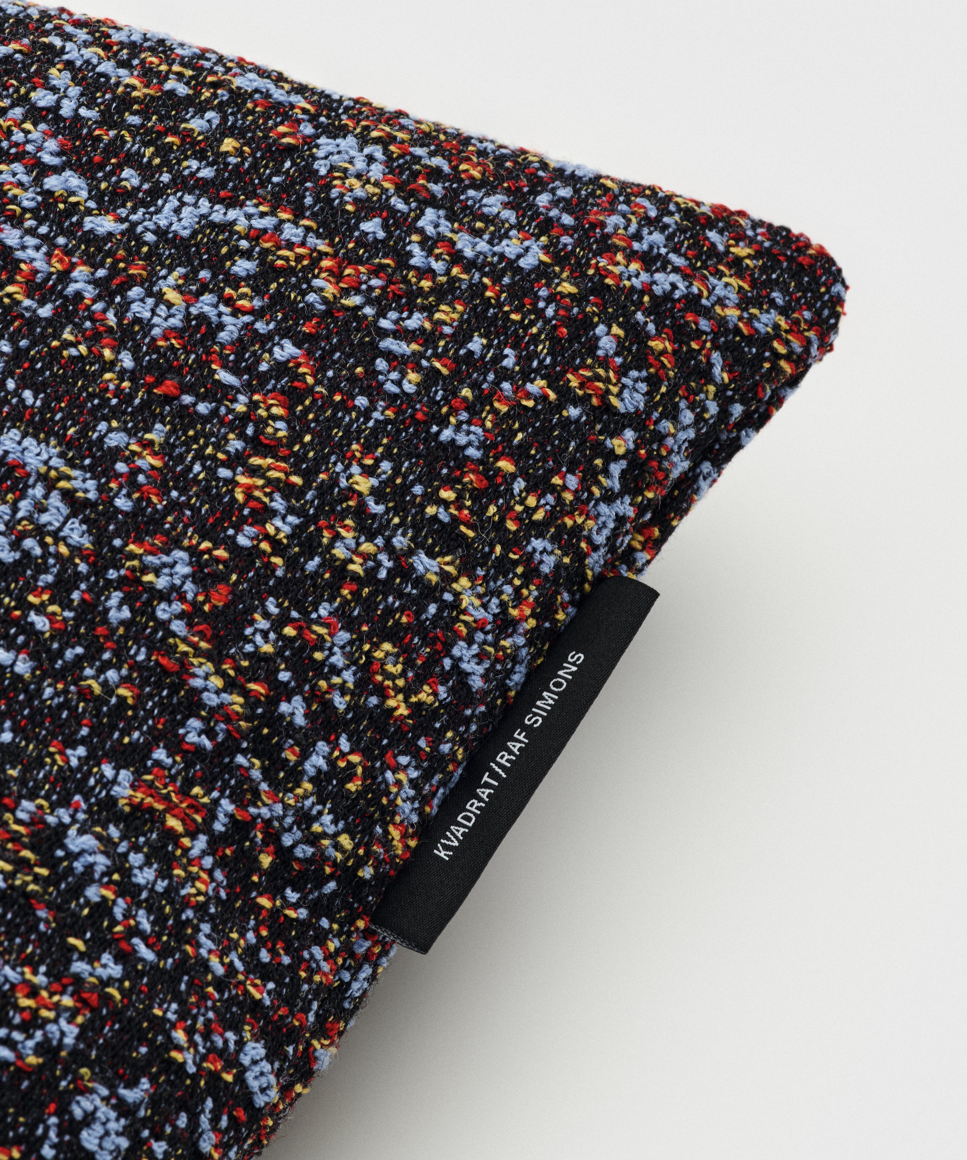 Kvadrat Raf Simons Cushion Atom Blue. Detail image.
