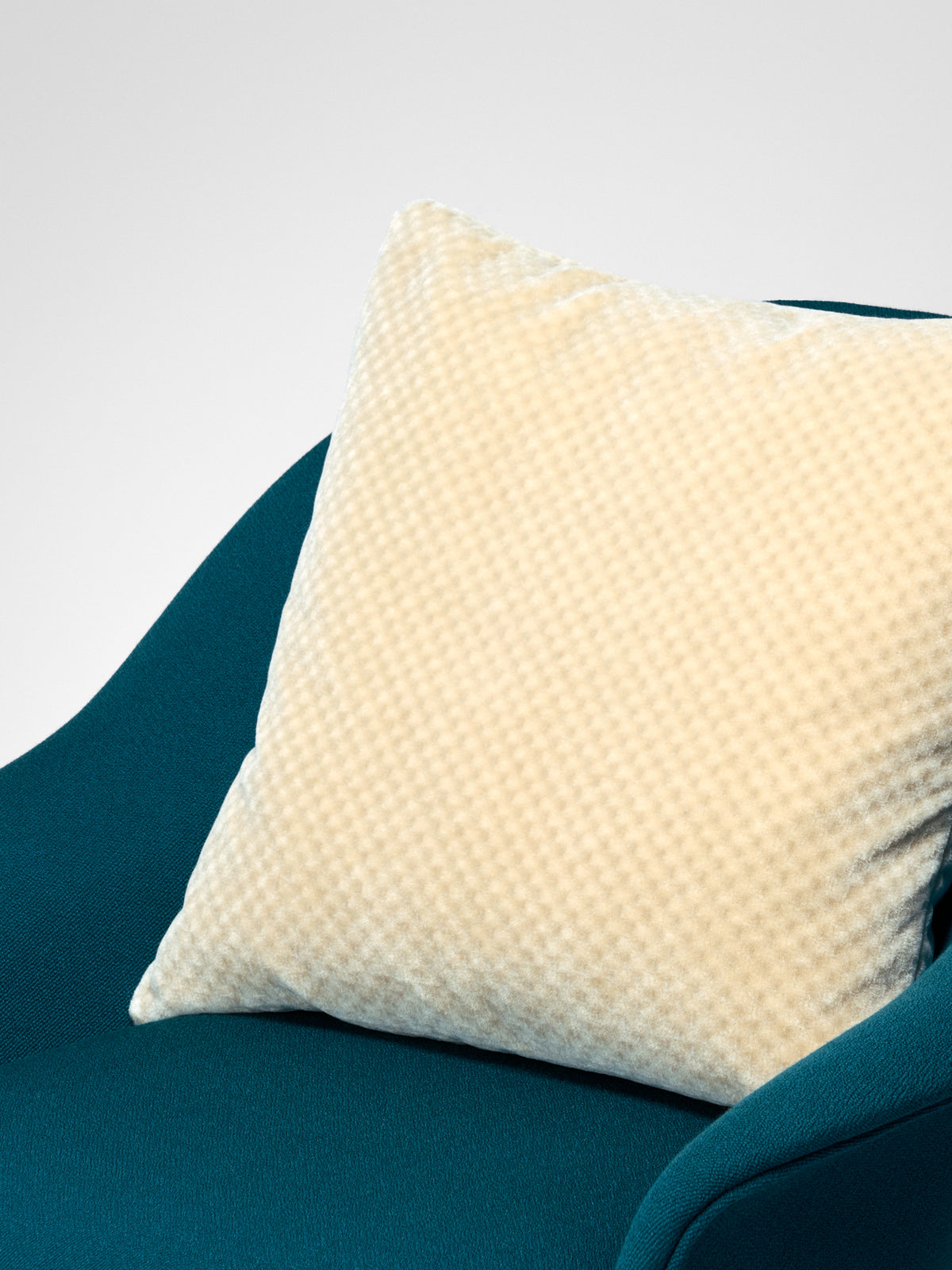 Hafnon Cushion | Sandstone