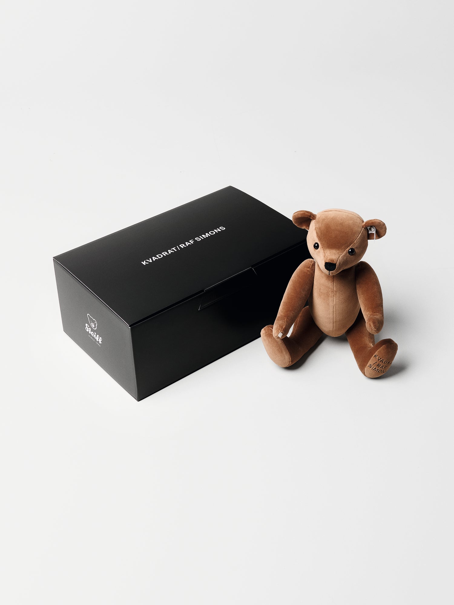 KVADRAT/RAF SIMON STEIFF テディベア 約30cm 新品 Asator Velvet Teddy Bear | Desert Sand – Kvadrat/Raf Simons