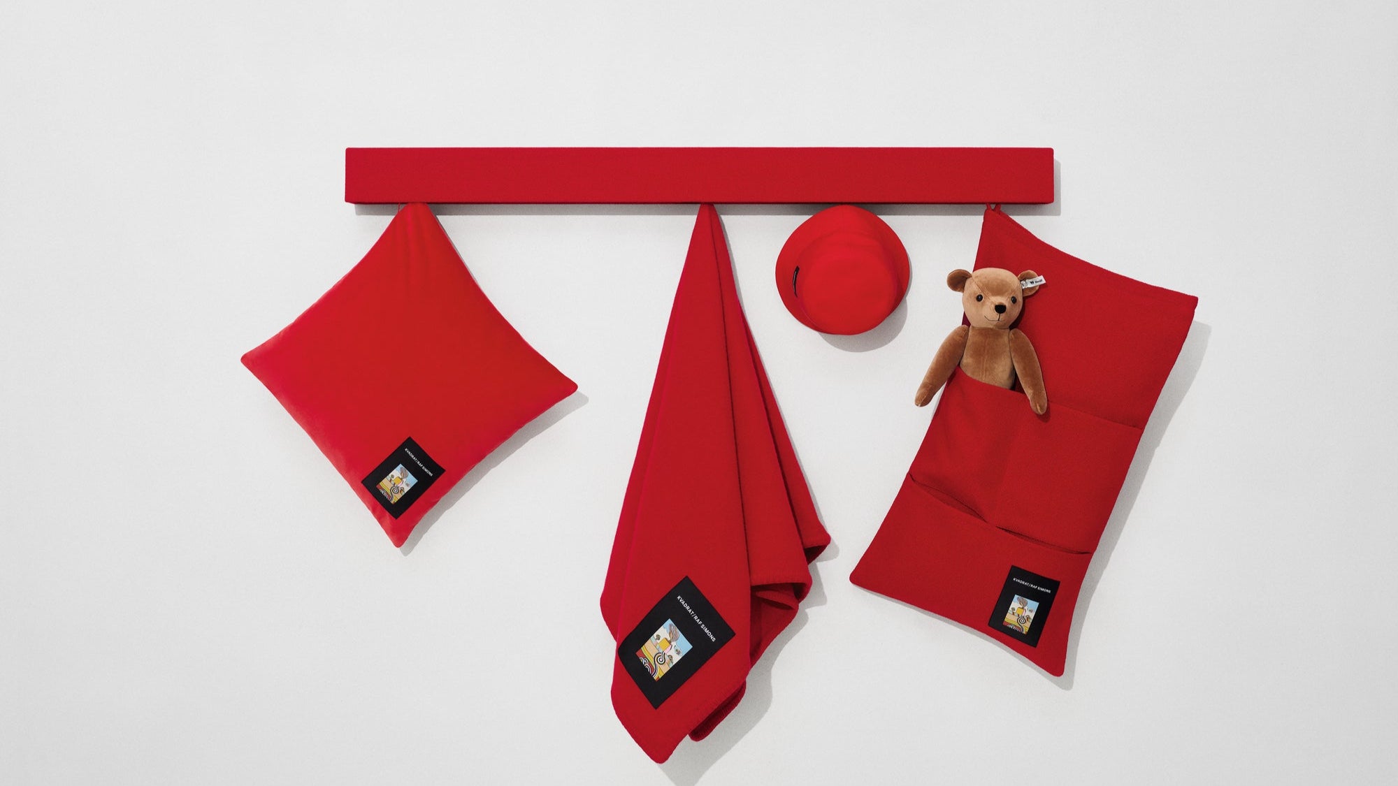 Wool Whipstitch Blanket | Vermillion Red – Kvadrat/Raf Simons