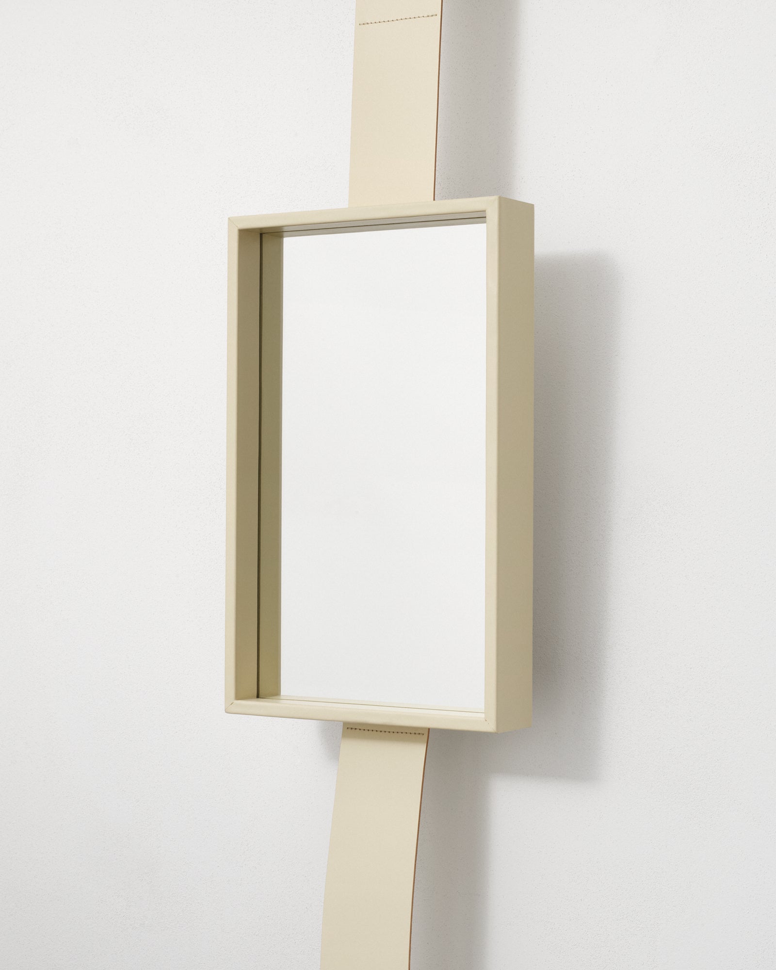 kvadrat raf simons leather mirrortray off white