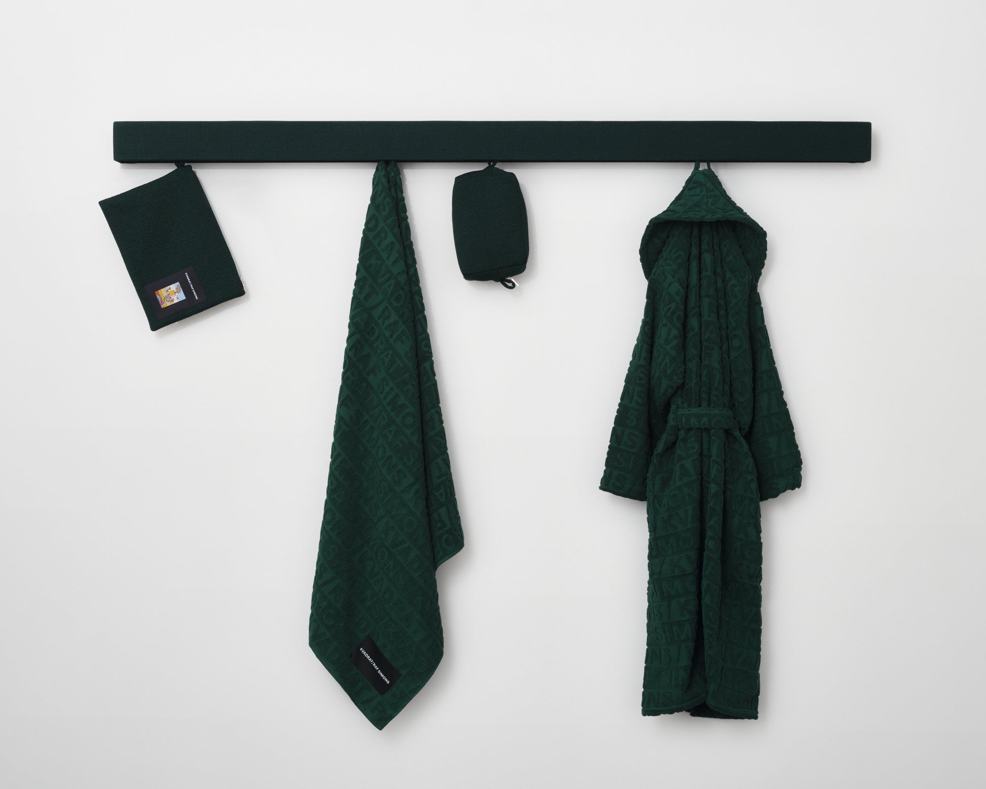 Vidar Clutch | Dark Green – Kvadrat/Raf Simons