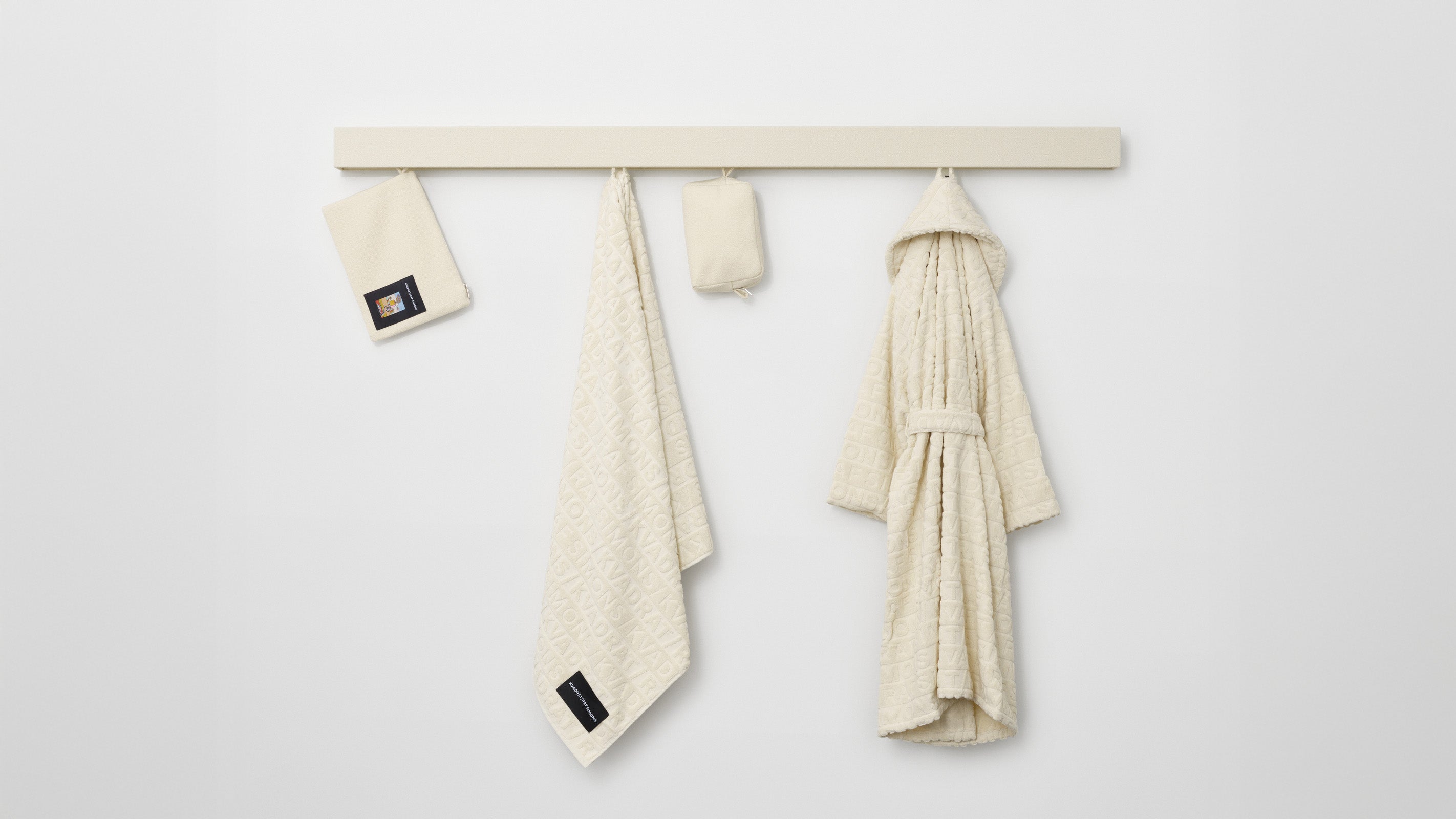 Kvadrat Raf Simons Shaker System with products in Off White