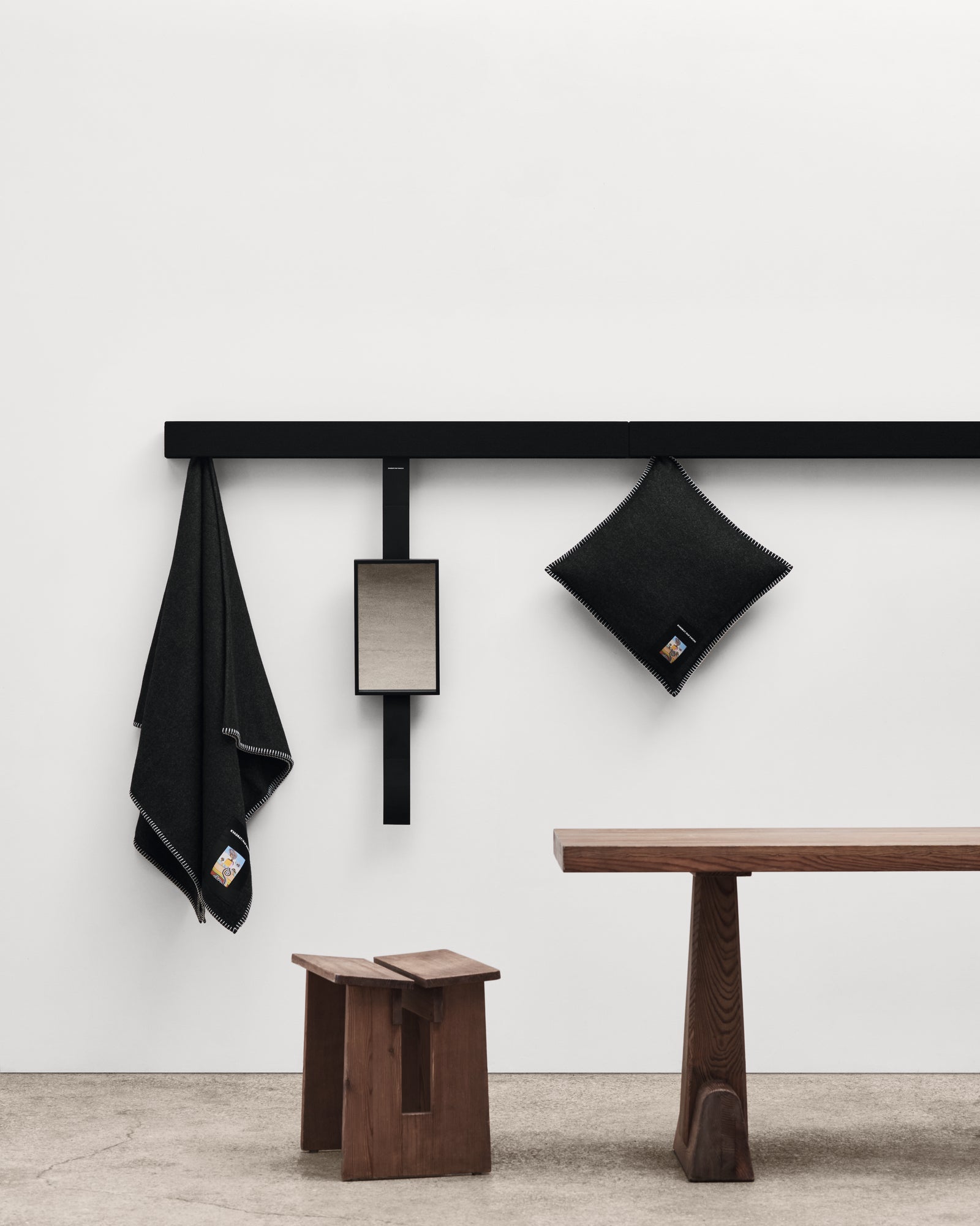 Kvadrat Raf Simons Shaker System with products in Black