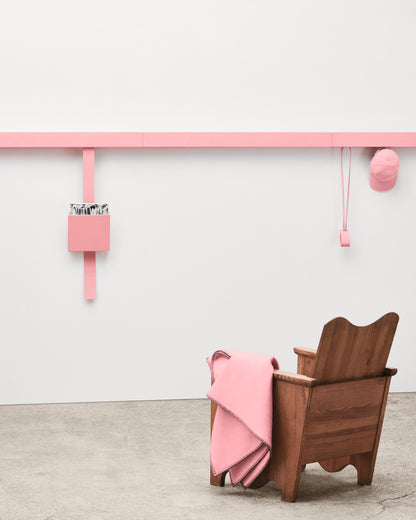 Kvadrat Raf Simons Shaker System with products in Pink
