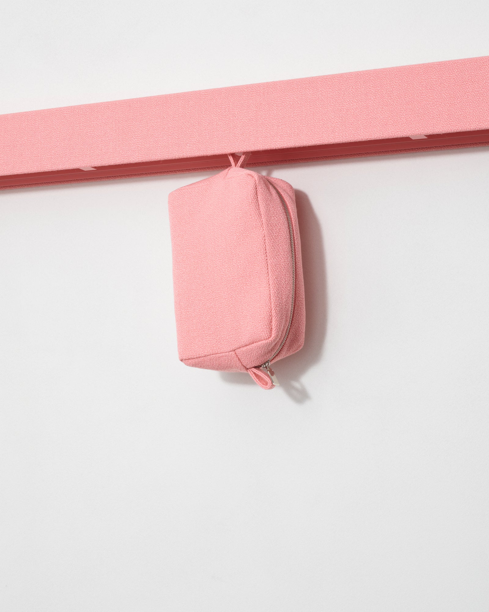 kvadrat raf simons vidar toiletry bag pink