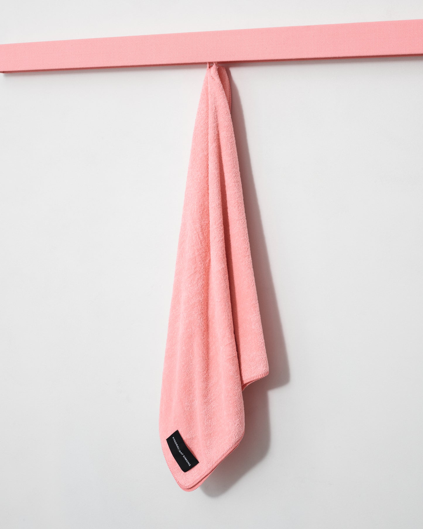 Whipstitch beach towel | Pink