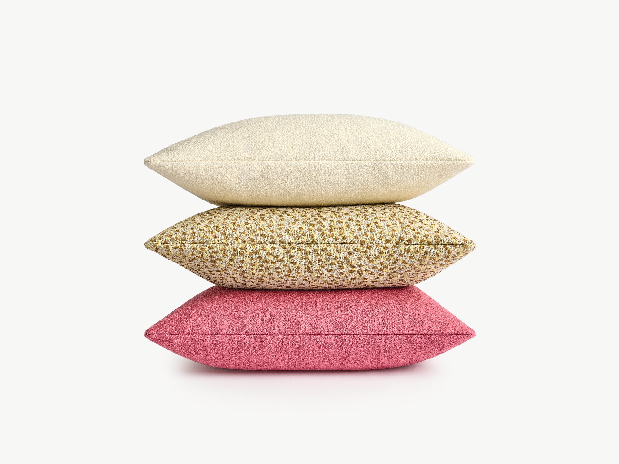 Kvadrat Raf Simons Cushion stack Saxion Off White, Saxion Pink and Ria Yellow. 