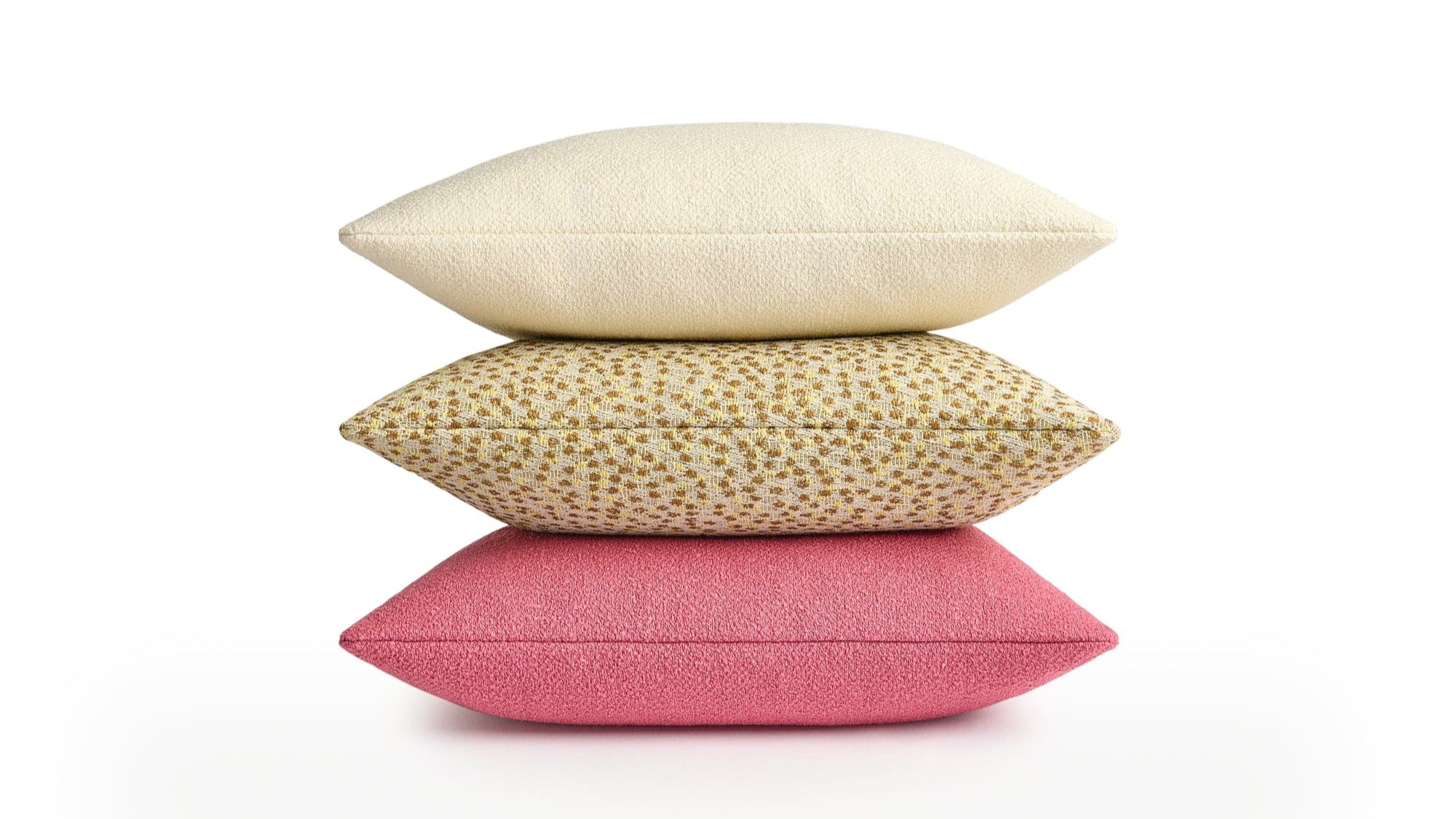 Kvadrat Raf Simons Cushion stack Saxion Off White, Saxion Pink and Ria Yellow. 